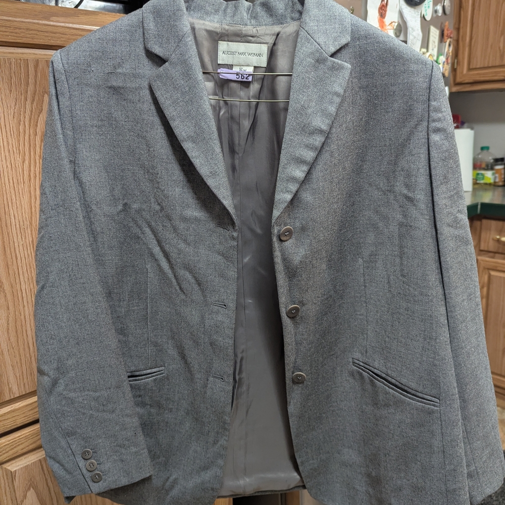 August Max woman gray Blazer size 16w